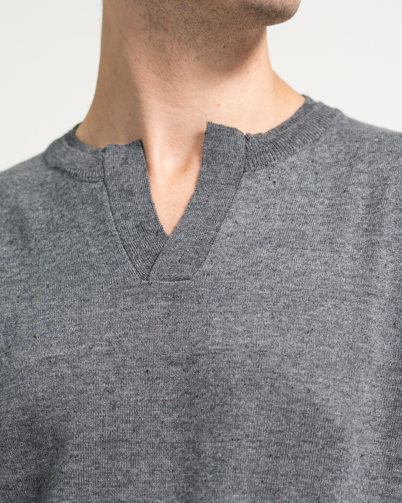 Sueter de Hombre con Cuello Abierto - WhatsApp%20Image%202026-04-23%20at%209.22.38%20AM%20(17).jpeg