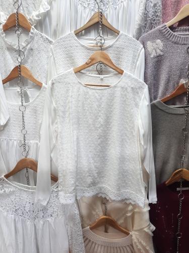 Blusa Broderi Botones Espalda
