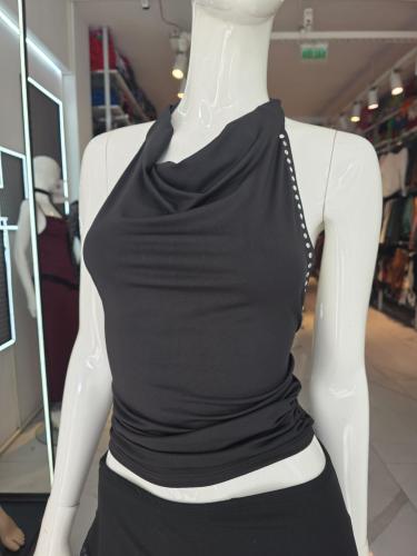 Top Halter Escote Buche con Tacha