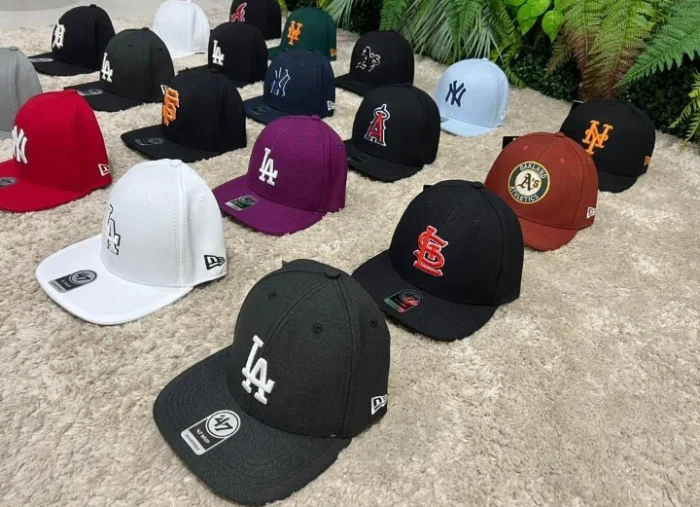 Gorras Planas con Cerradas Disponible
