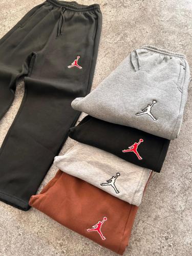 Baggie Jordan Bordado Friza Peinada Hombre - Miniatura 3