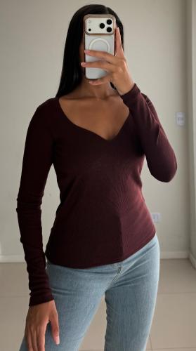 Remera Manga Larga Escote Trébol - Miniatura 2
