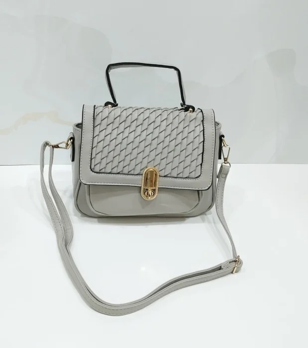 Ofertón  Modelo
de Morral  de Cuero Pu