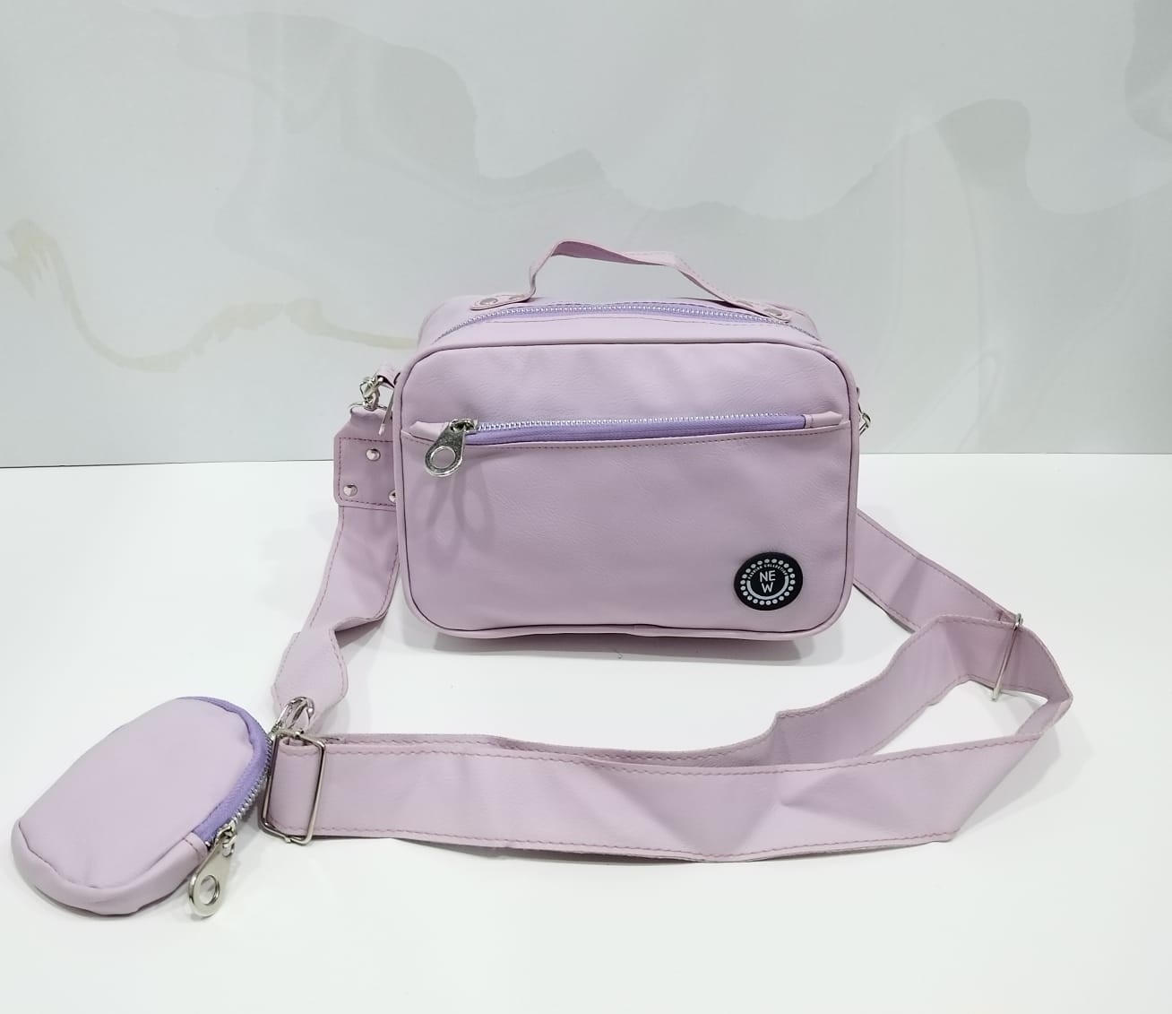 Morral con Monedero de
Cuero Ecológico Excelente Calidad. - Imagen 1