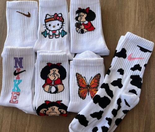 Medias Bordadas