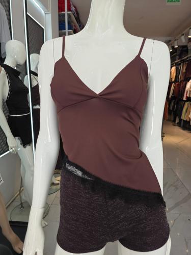 Top Bretel Irregular con Puntilla
