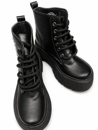 Borcegos con Tachas