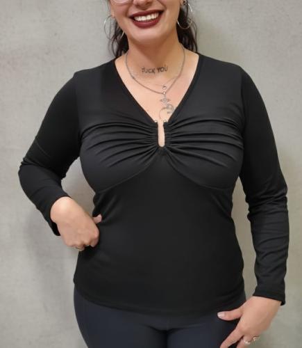Remera con Avio y Frunce. Hebilla de Metal. Talles Reales Grandes