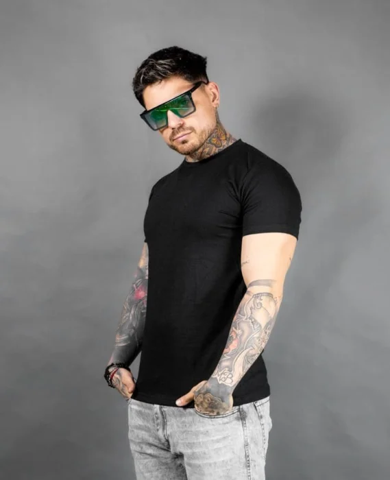 Remera Basica Negra