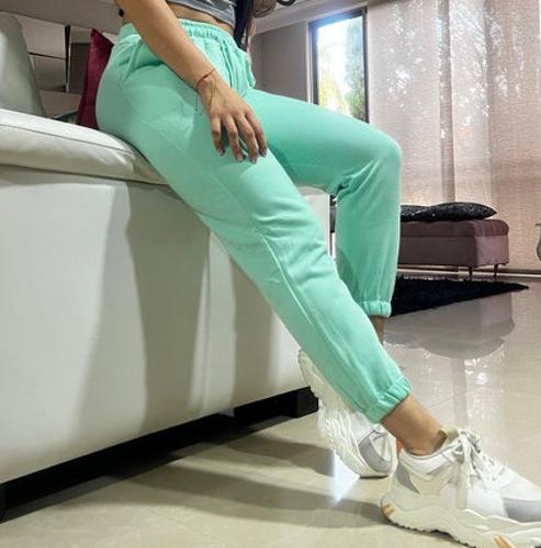 Jogguin Frisado Nk Color Unico
