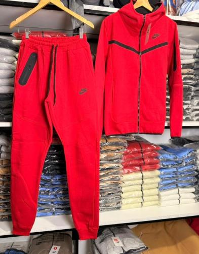 Conjunto Nike Tech