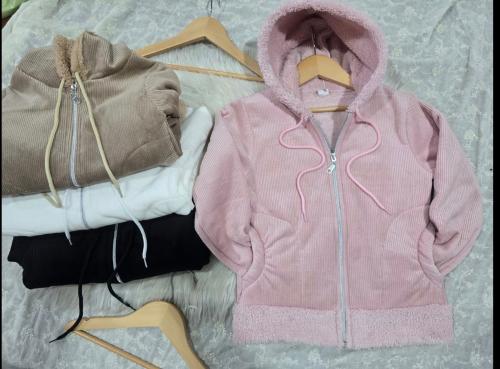 Campera de Nena con Corderito