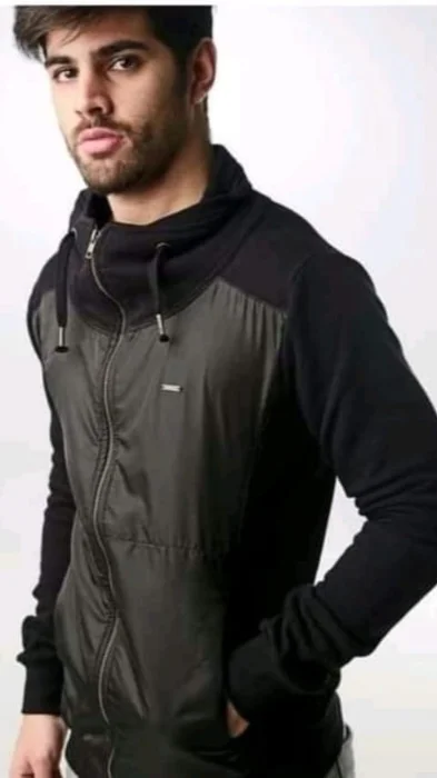 Campera Cuello Alto Frizado con Rompe Viento