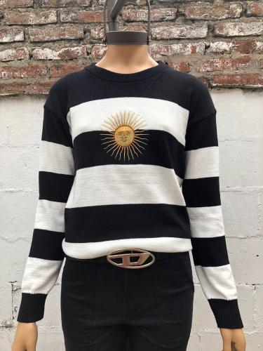Sweater Sol de Mayo Bordado - Miniatura 4