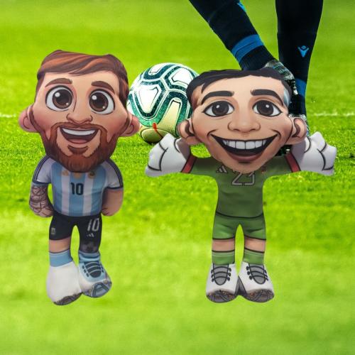 Peluche de Messi y Dibu