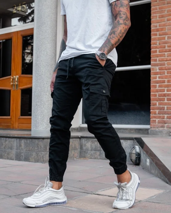 Jogguers Cargo Negro de Gabardina
