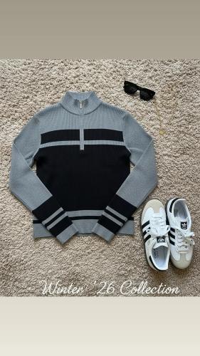 X003, Sweater Cierre Cuello Alto Combinado
