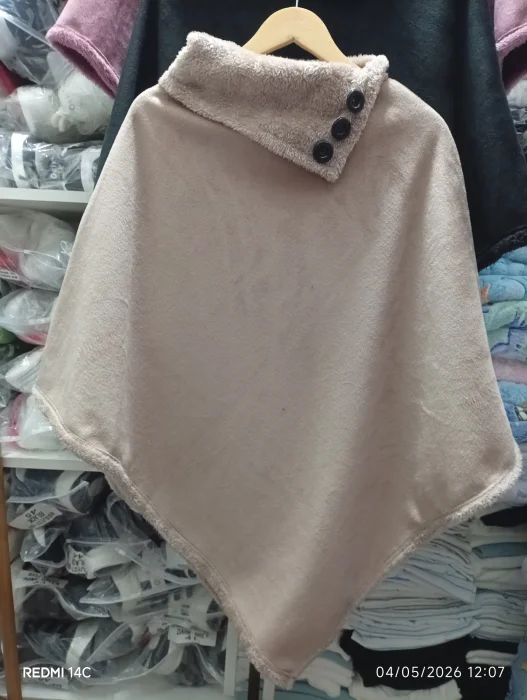 Ponchos Lisos de Plush