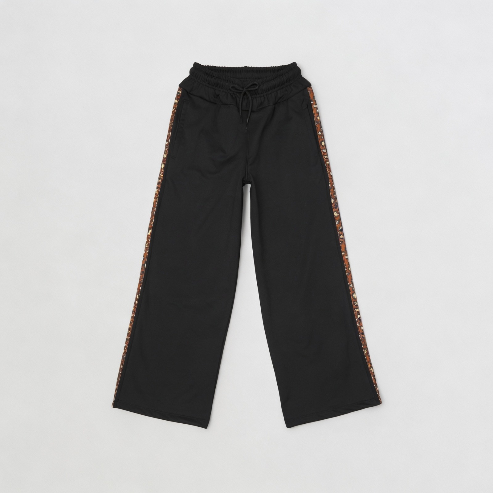 Jogging Infantil Negro Rayas Laterales Pantalón Cómodo Niños - WhatsApp%20Image%202026-05-05%20at%2013.57.06JJJ.jpeg