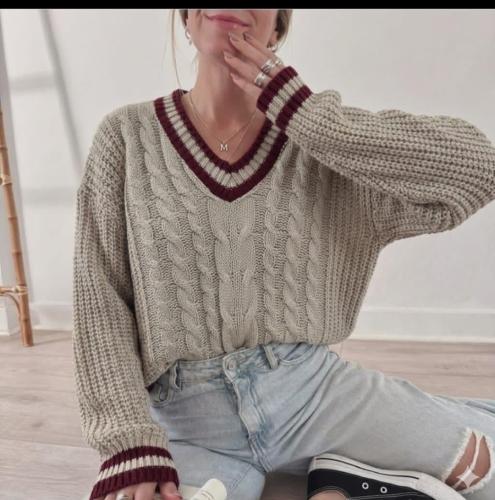 Sweter Universitario