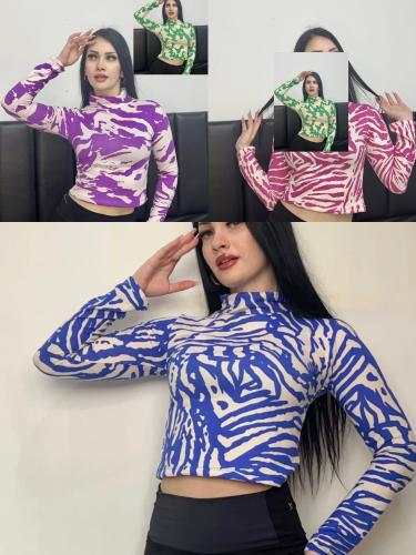 Media Polera de Lanilla Estampada
