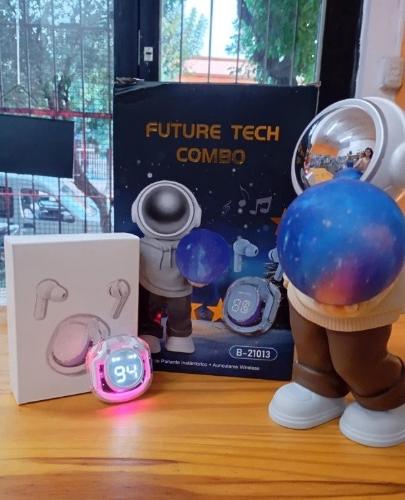 Combo Parlante Astronauta  Luna Rgb + Auriculares Earbuds - Miniatura 2