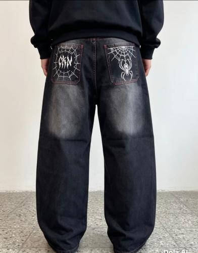 Baggy Negro con Bordado