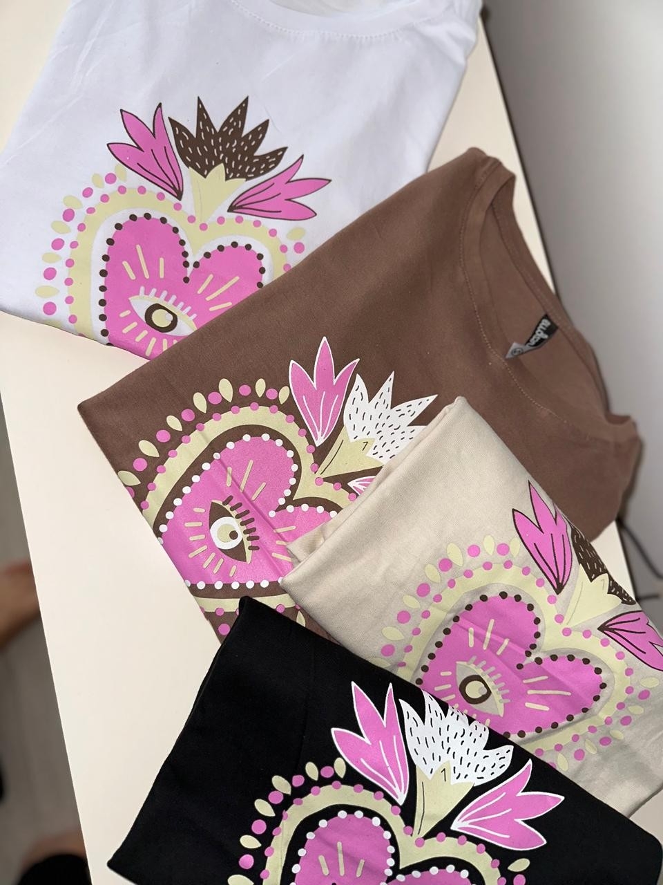Art. 376 Remera Corazón Ojo - Imagen 2