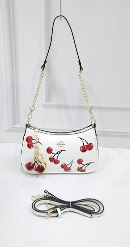 Carterita Morral Coach de Excelente Calidad.
de Cuero Pu.