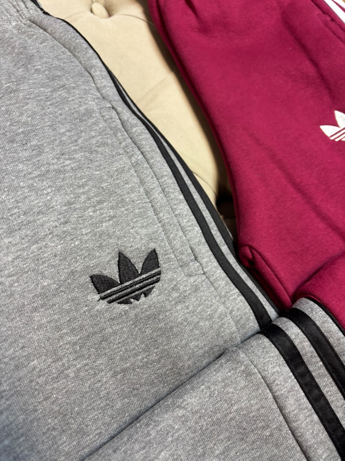 Pantalón Adidas - Imagen 4