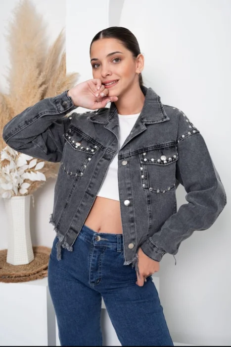 Campera Mom Gris con Tachas - Venta por Rese9rvas