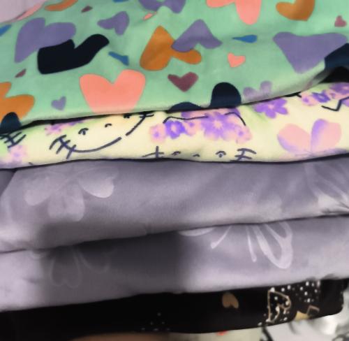 Pijamas de Dama Plush Bifaz Estampado Hacemos Precio X Cantidad - Miniatura 2