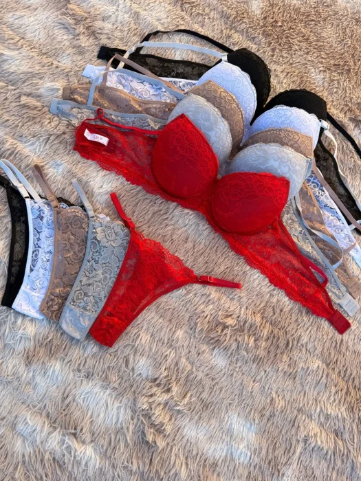 Conjunto con Aro de Encaje