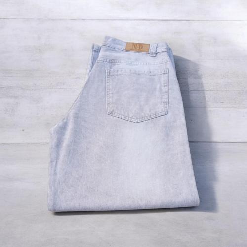 Baggy  Recto Gris Focalizado con Bigotes - Miniatura 2