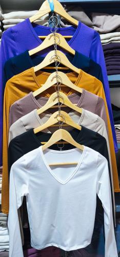 "  Camiseta en V  "