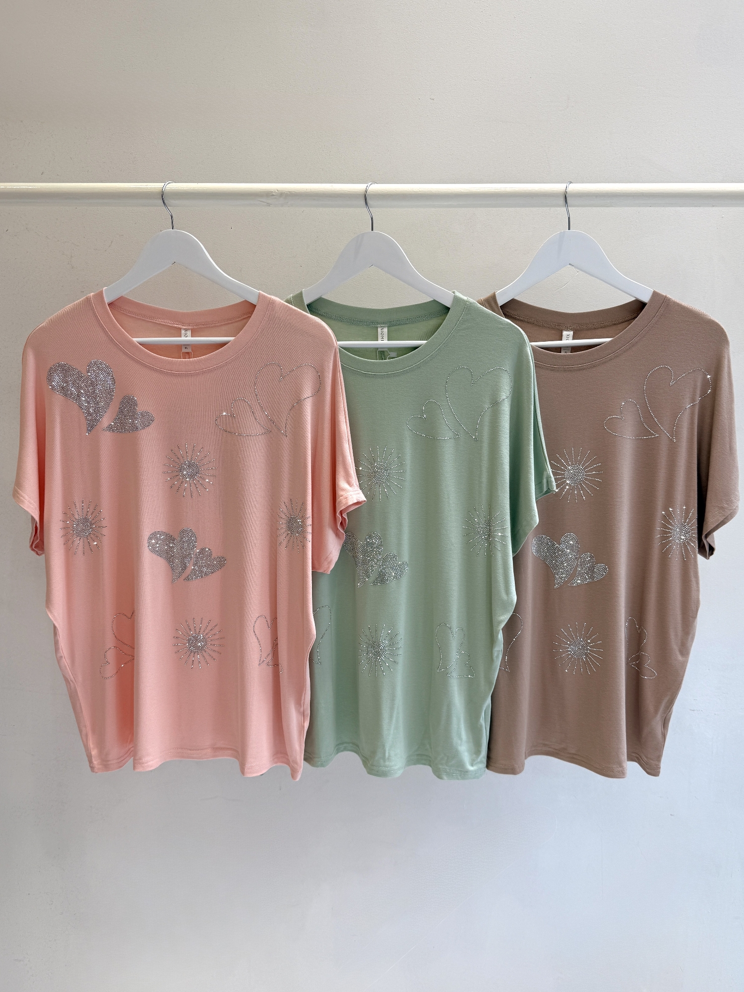 Gabriela - Remera  Importada con Strass - Imagen 3