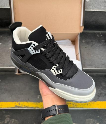 Jordan Retro 4 Negrogris