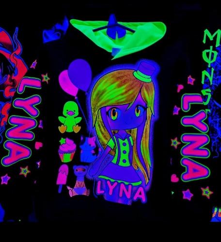 Lyna Buso de Nena Brillan en Oscuridad