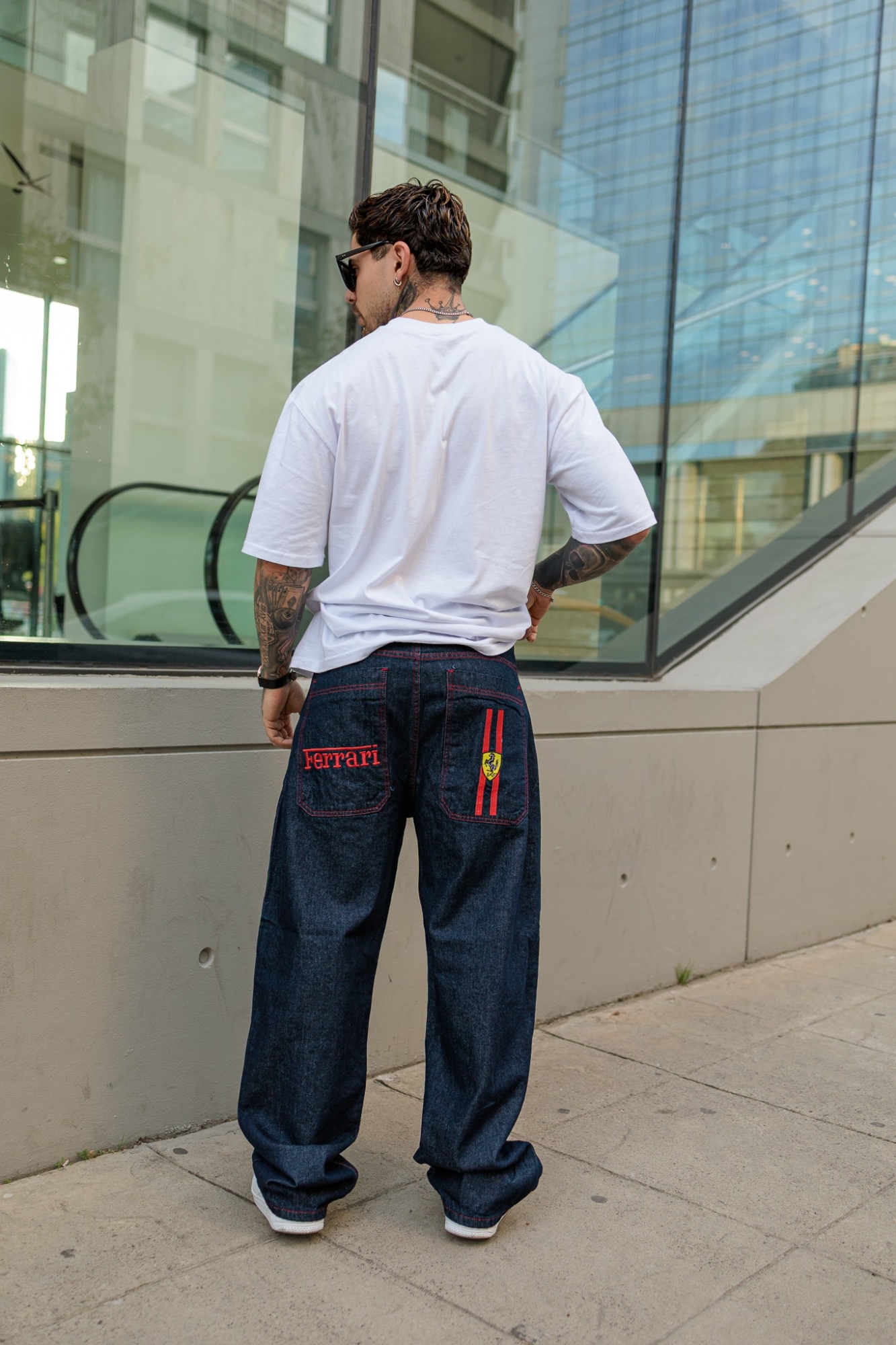 Baggy Ferrari Azul Estático con Bordado - Imagen 5
