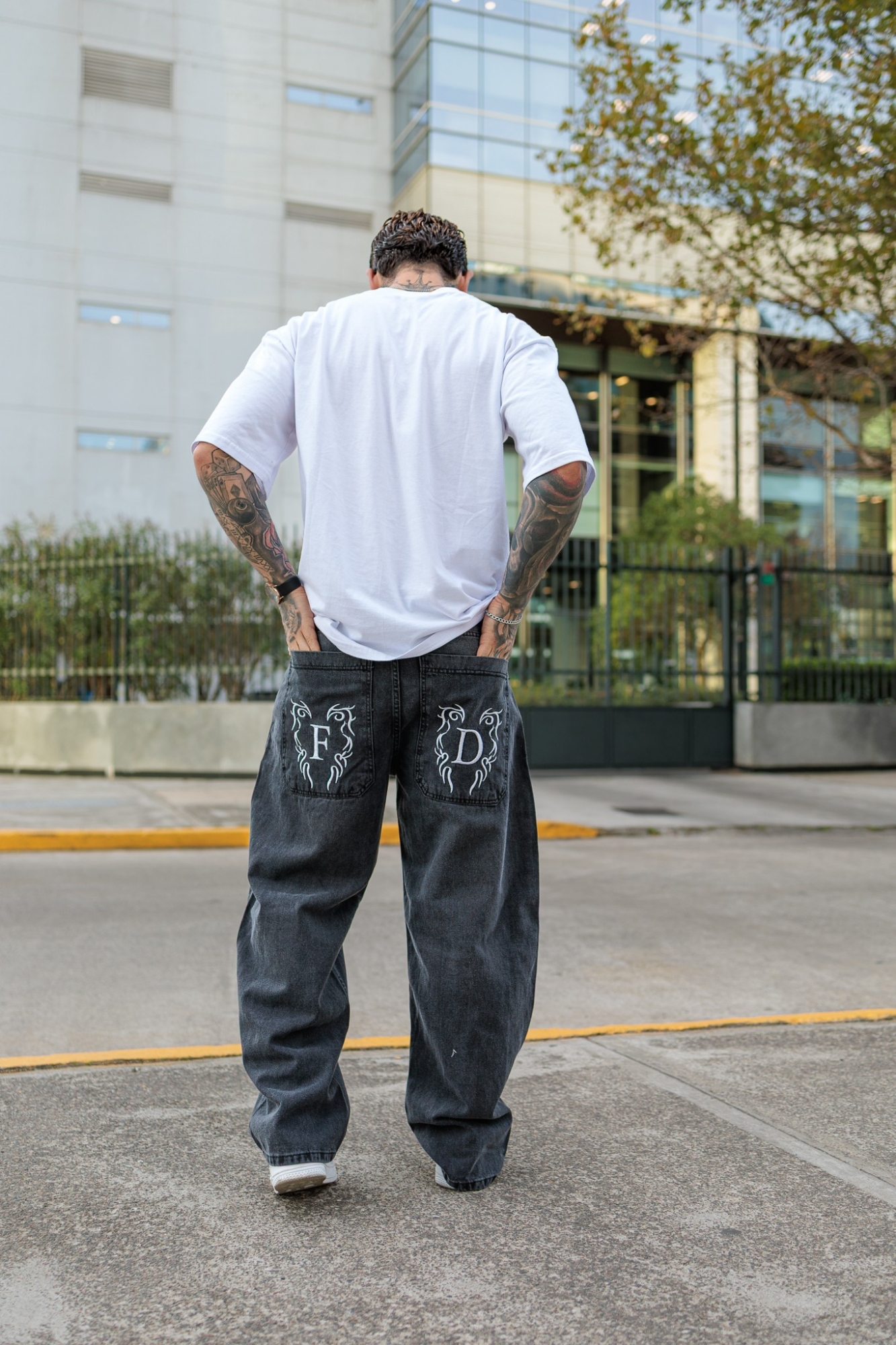 Baggy Barrel Dark Gris Nevado +localizado con Bordado - Imagen 1