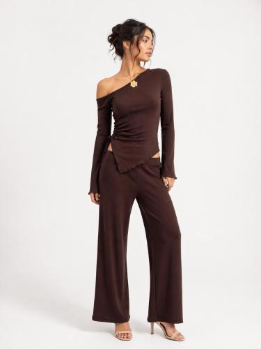 Top Hombro Descubierto con Frunce Ajustable Lateral (remera Scarlett)