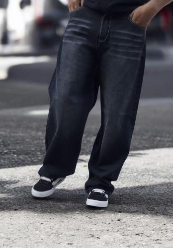 Baggy Recto Negro Focalizado con Bigotes