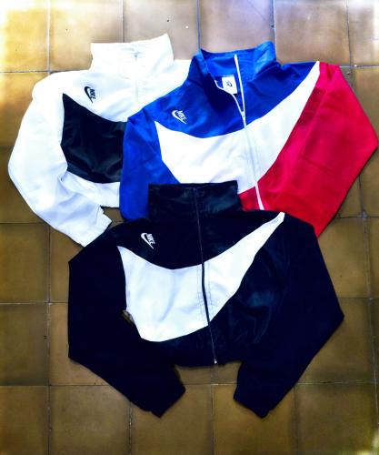  Rompeviento Nike Premium  Diseño en Costuras  Nada Estampado ni Sublimado - Miniatura 2