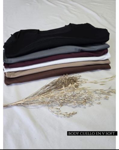 Body Cuello V Modal Soft