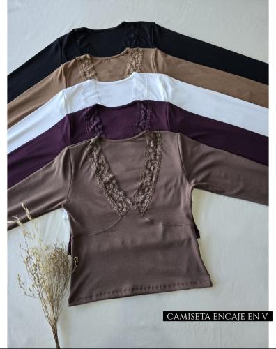 Camiseta con Puntilla con V - Miniatura 4
