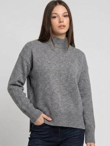 2557 Sweater Media Polera C Tajos Costados