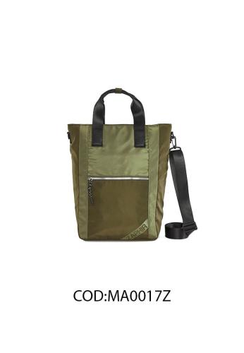 Cartera Morral Impermeable.
grande.
 Excelente Calidad .
 Trae la Tira Larga