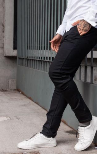 Pantalon Corte Chino Color Negro