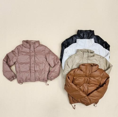 Puffer Engomada con Piel
