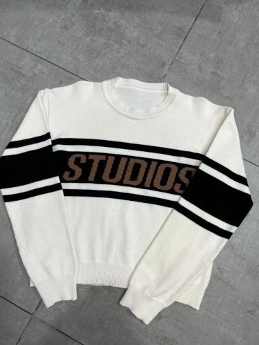 Sweater Studios - Miniatura 2